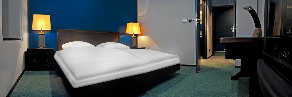 Blues Hotel Chorzów Oda fotoğraf
